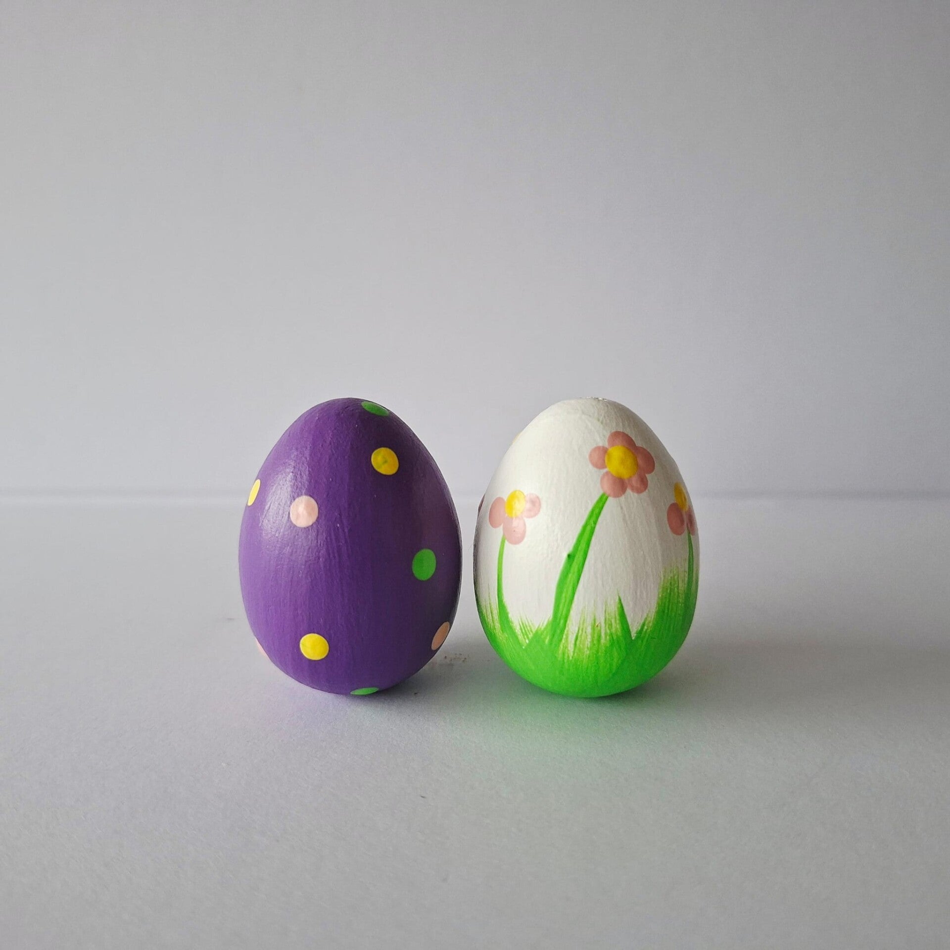 Geschilderde paaseieren paars&wit- set 2 stuks