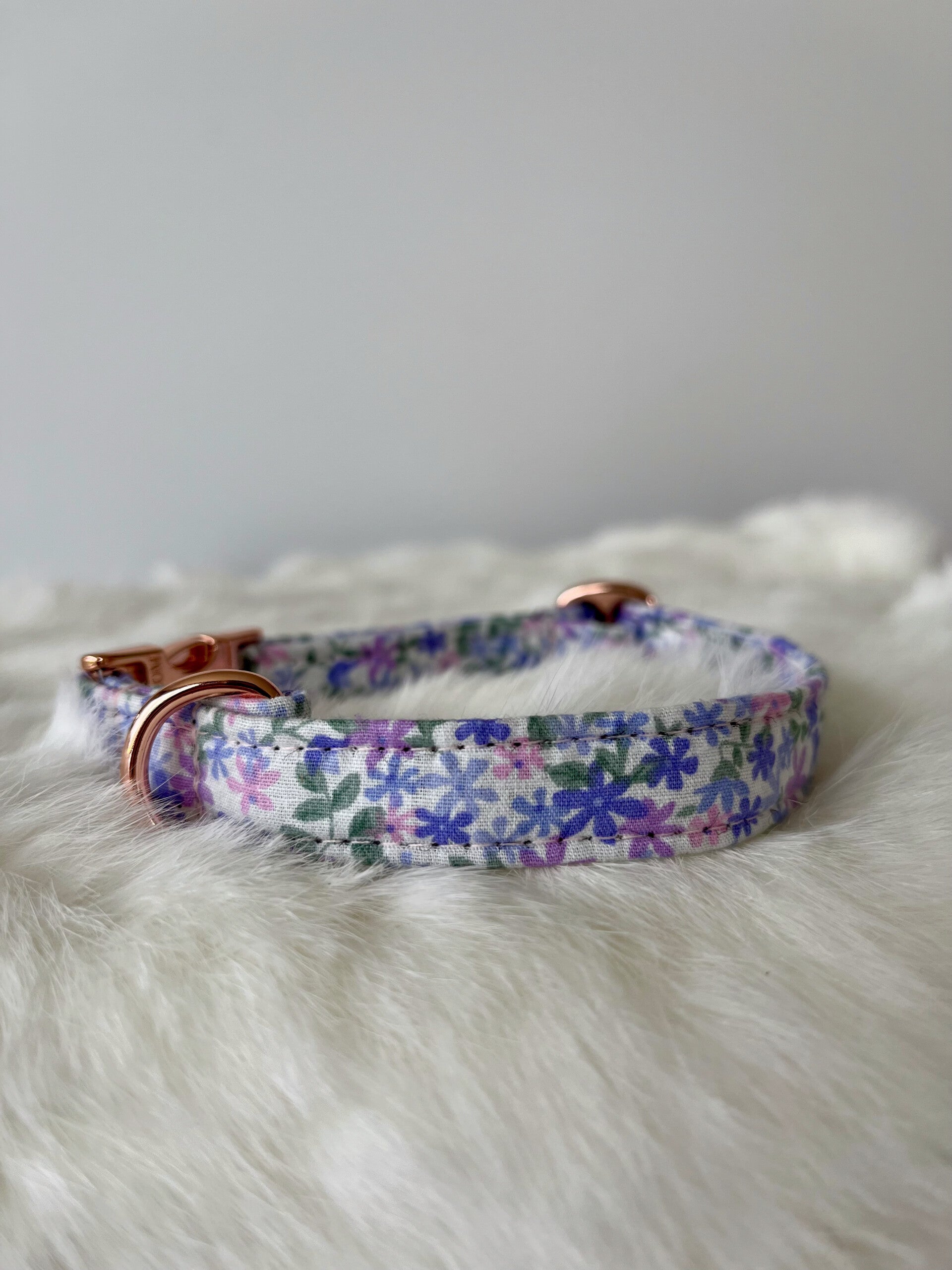 COTTON - BRIGHT LILA FLOWERS