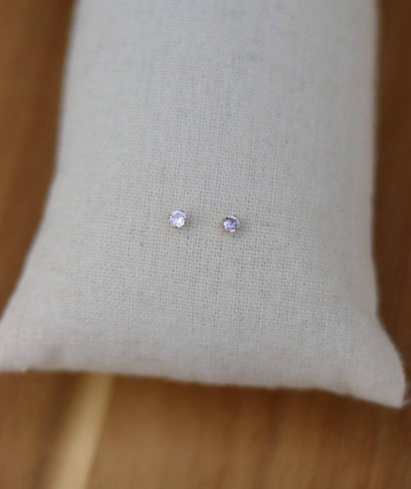 Lavender Zirkonia Gold Earrings