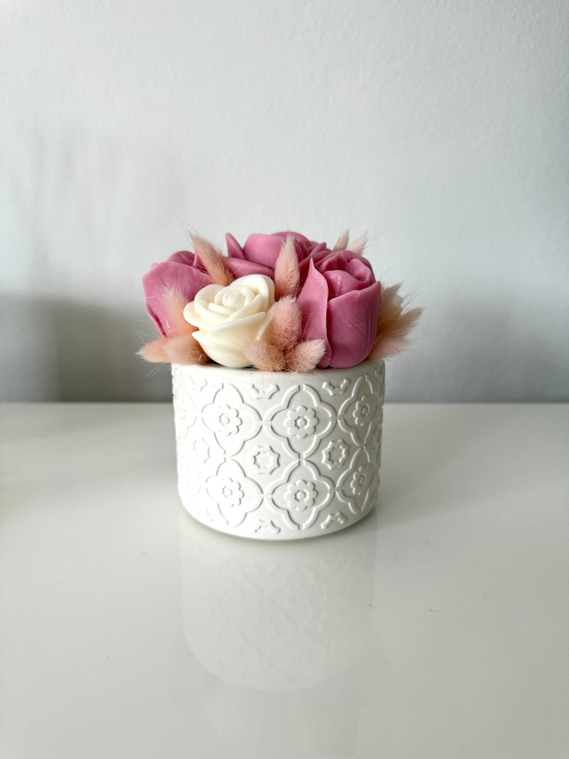 BOUQUET DI CANDELE PROFUMATE - VASO ARABESCATO ROSE E TULIPANI