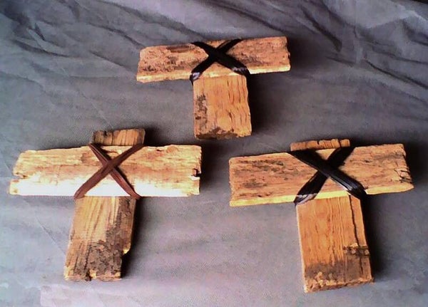 Yard crosses