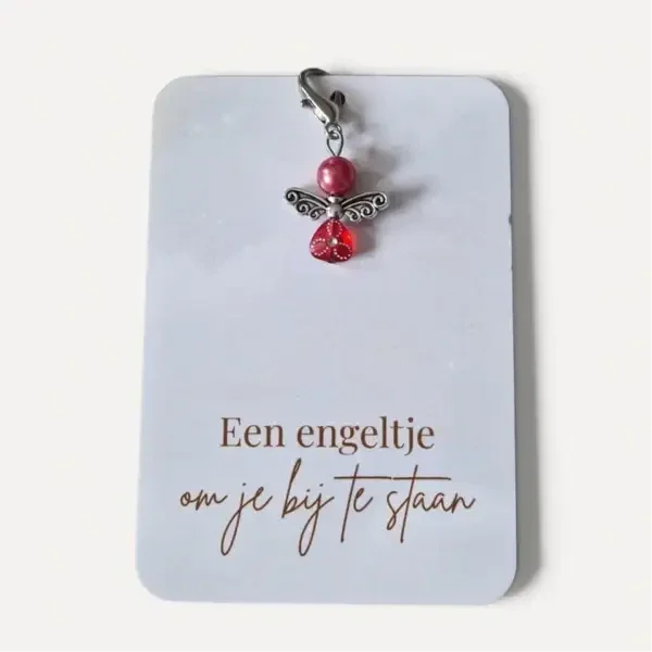 Engeltje sleutelhanger rood