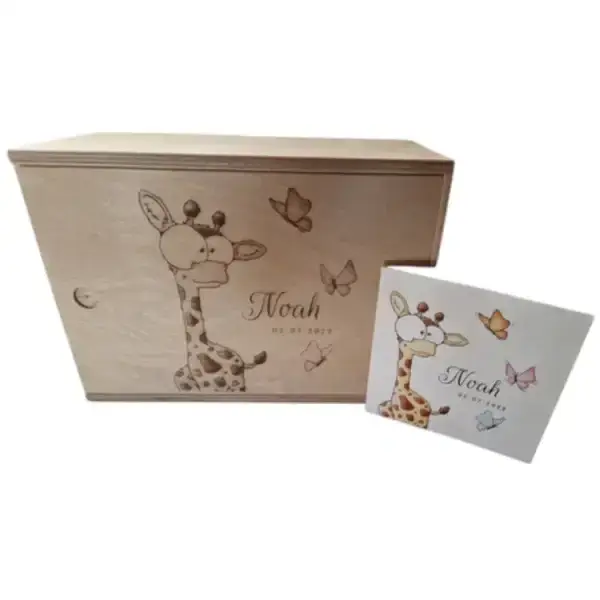 Houten herinneringendoos gegraveerd