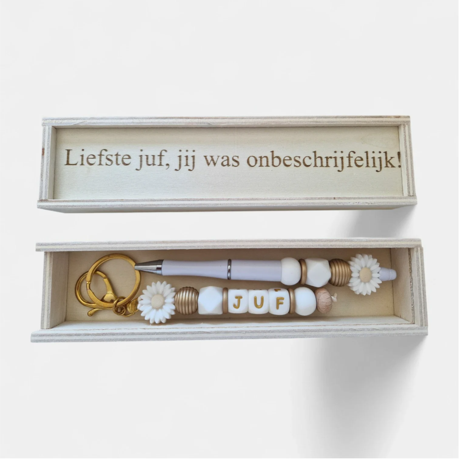 Juf cadeau – sleutelhanger en pen in houten doosje