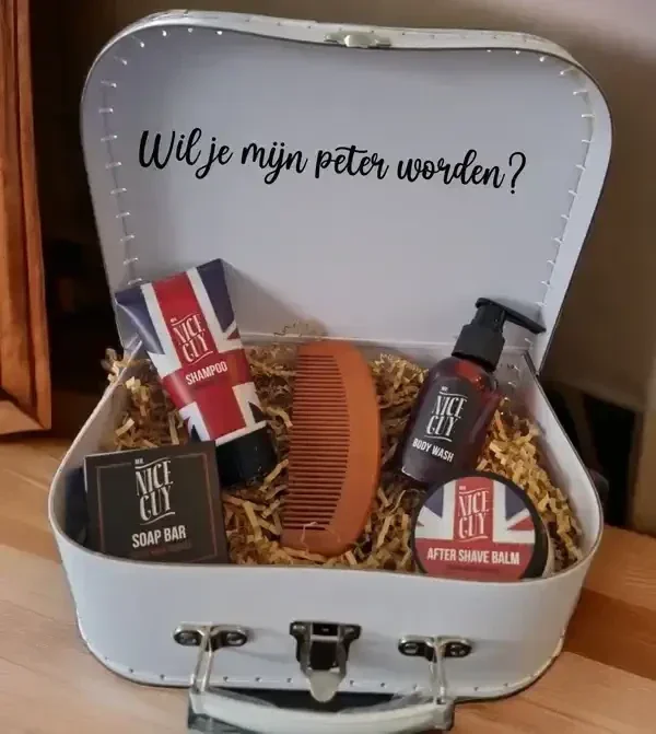 Koffertje “Peter vragen” – origineel cadeau voor toekomstige peter