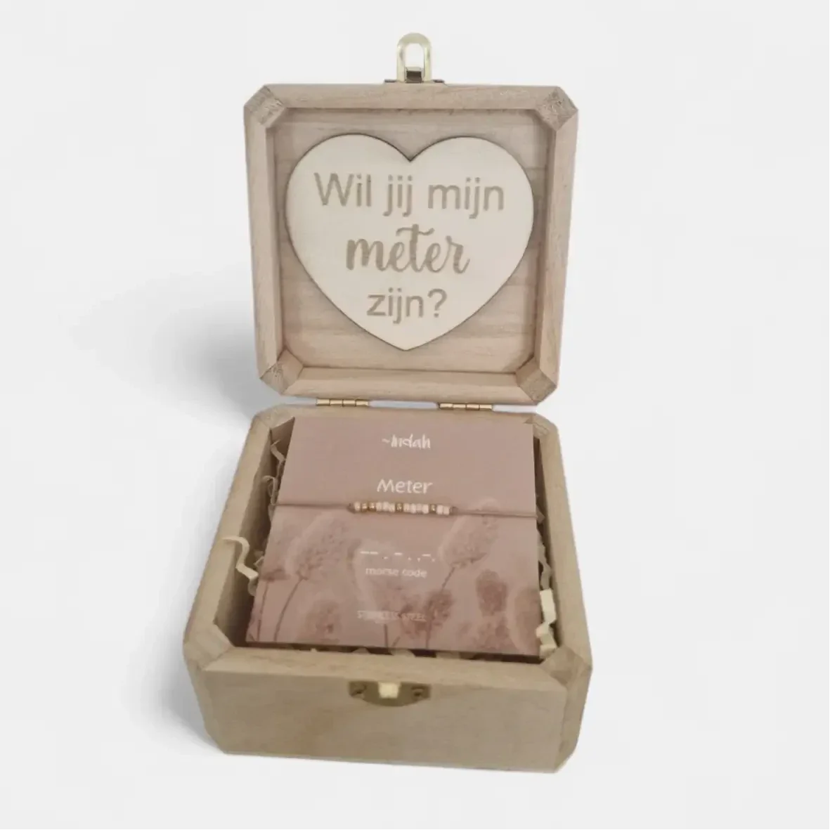 Meter vragen cadeau armband in houten kistje