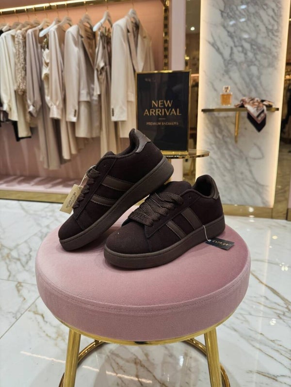 Brązowe sneakersy