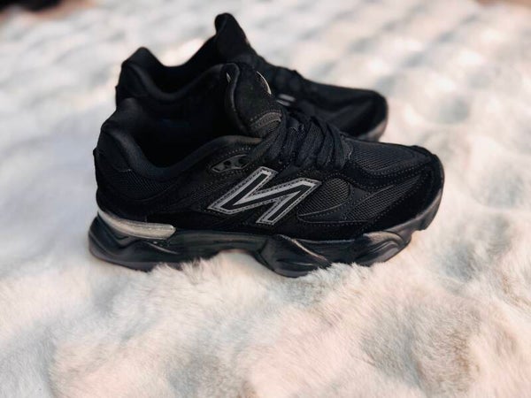 Sneakersy N