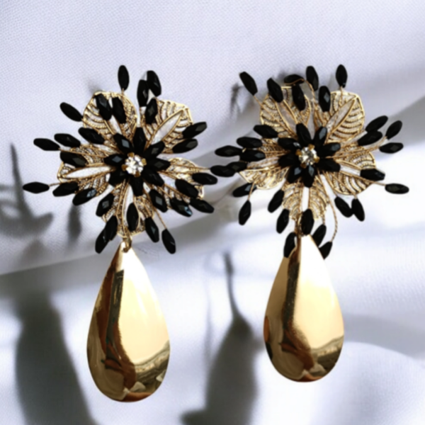 PENDIENTE FLOR LAGRIMA VARIOS COLORES