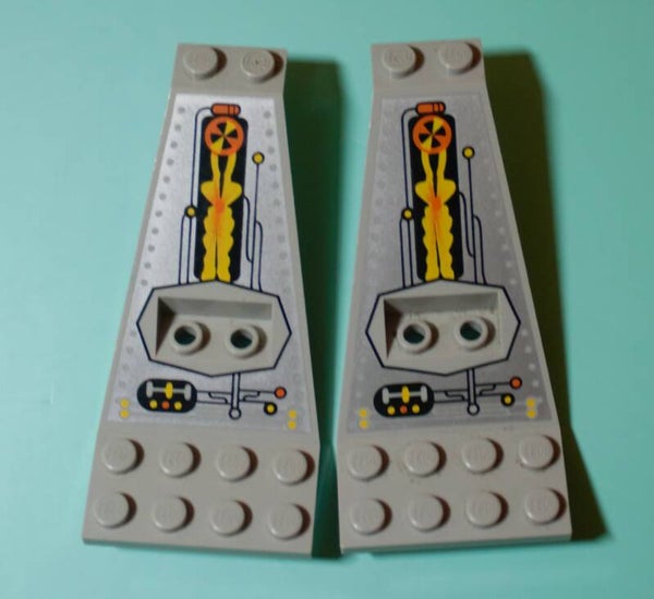 LEGO1 - Flügel - Platte 8 x 4 u. 2 x 3 1/3 oben, bedruckt, hellgrau