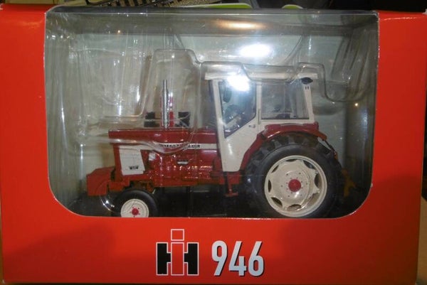 IH 743 Tractor 1:32 Model REPLICAGRI