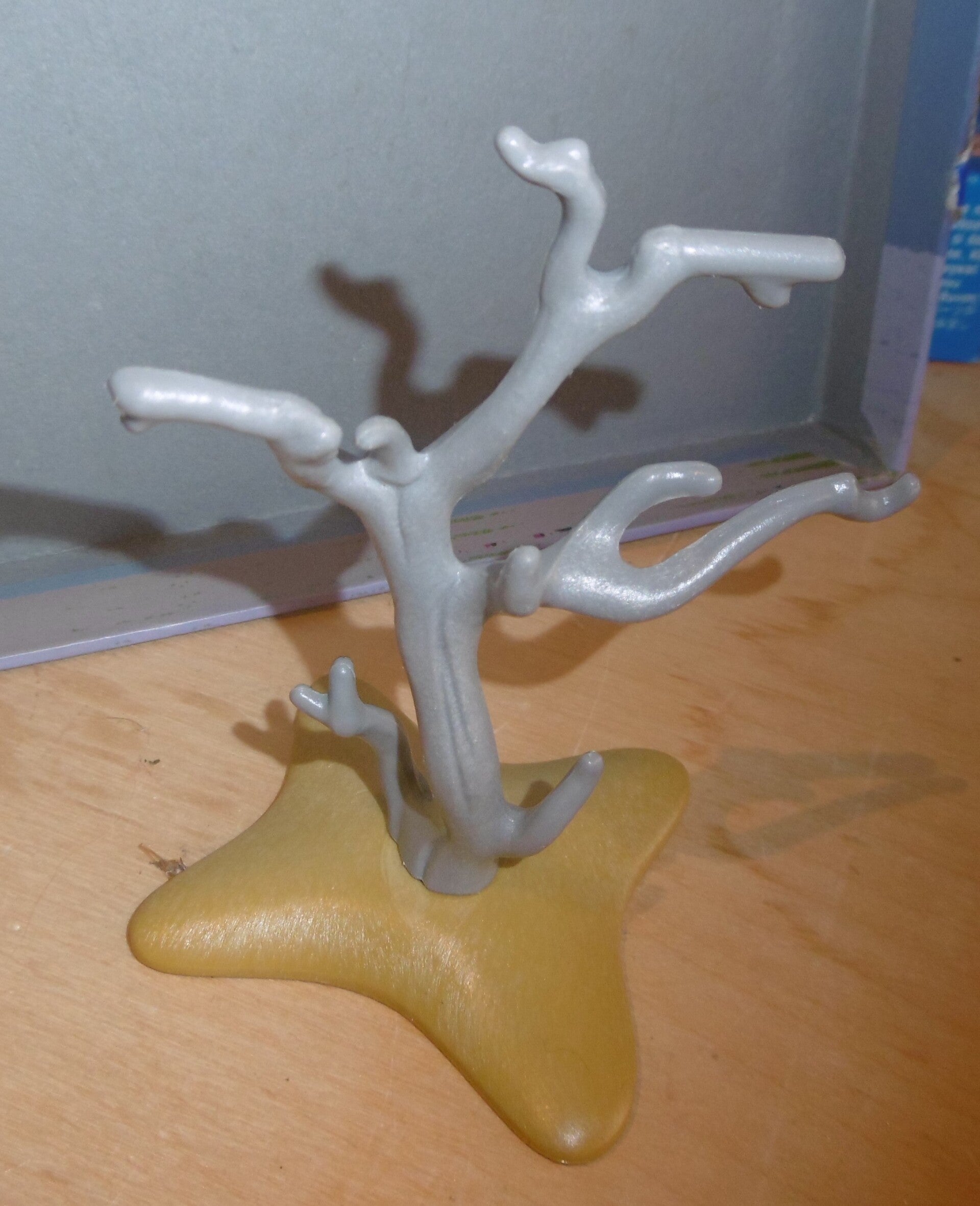 Baum Vertroknet ohne weiteren zubehör