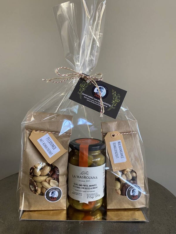 Pakket; Pecanmix gezout, macadamiamix gezout, olijven