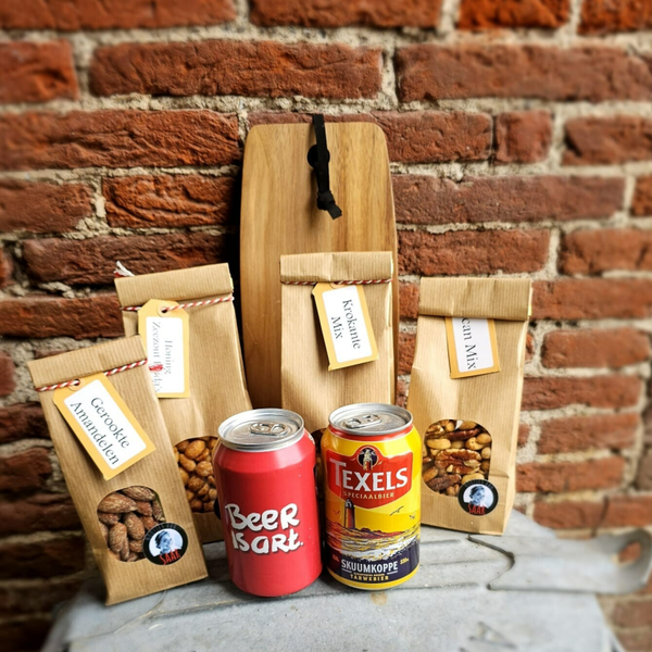 Pakketje Biertjes op plank met Lekkers