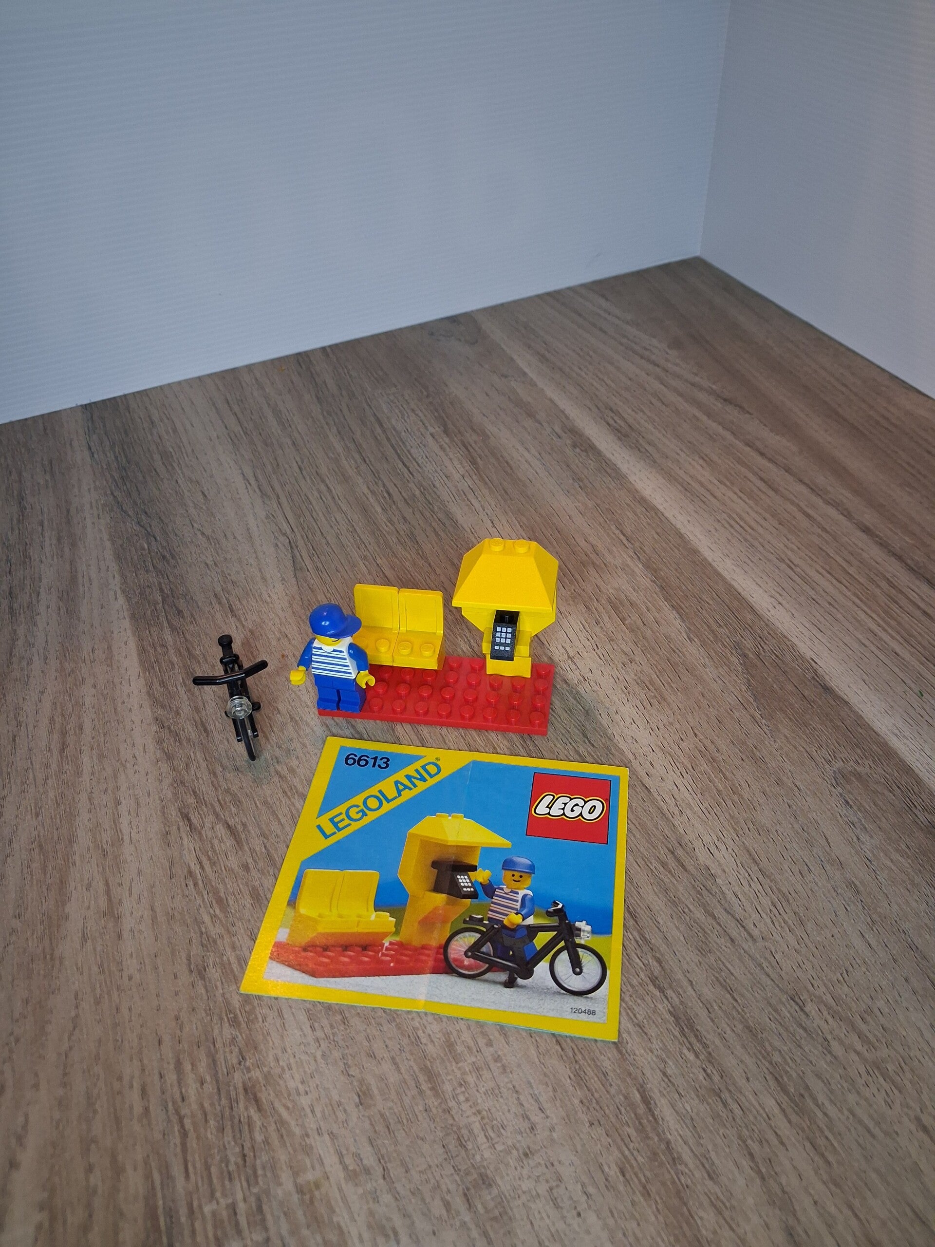 2 LEGO 6613 – Telefooncel (1986)