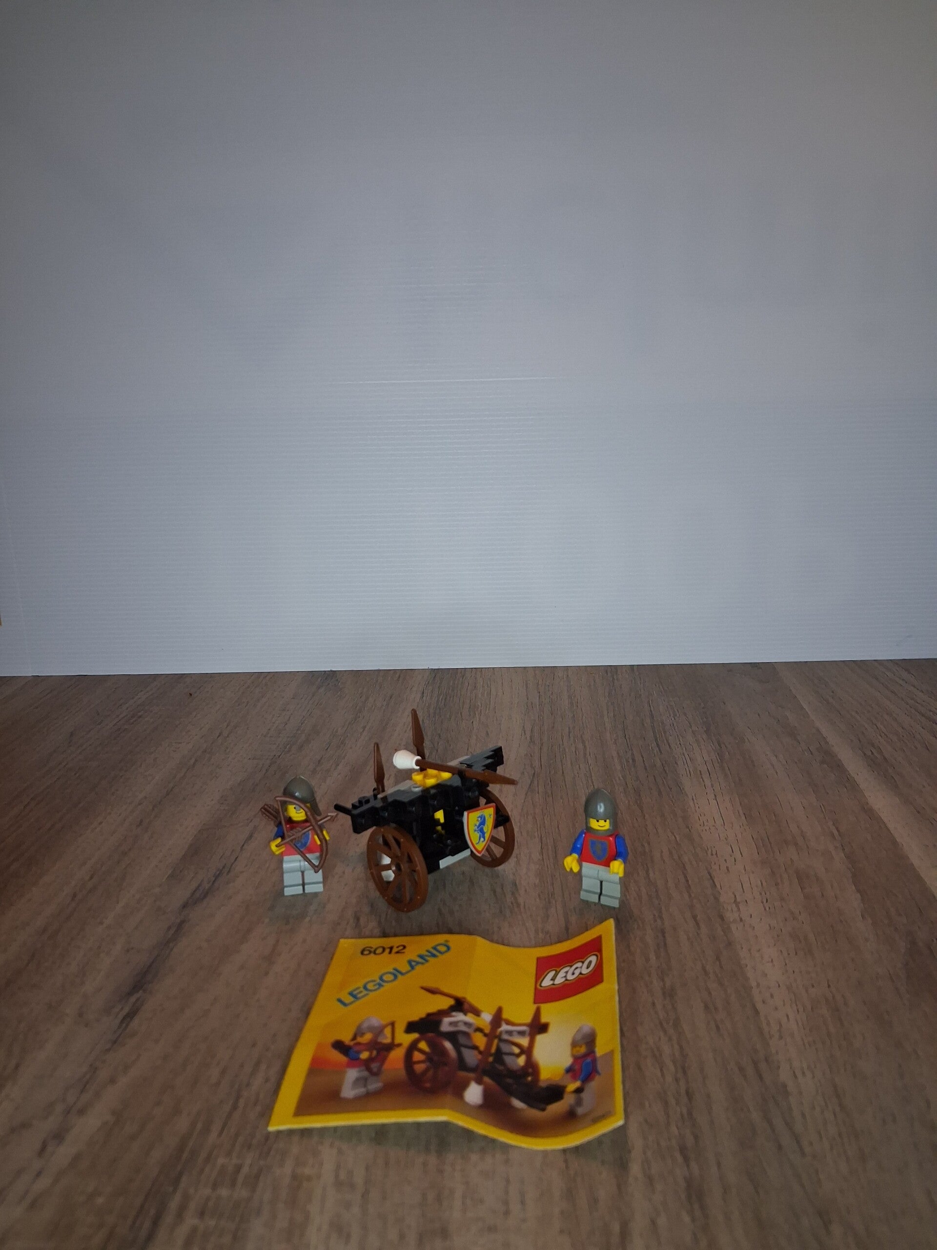 2 castle LEGO 6012 – Siege Cart (1986)