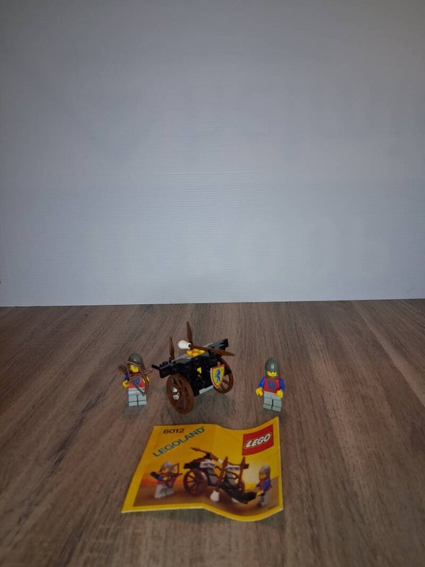 2 castle LEGO 6012 – Siege Cart (1986)