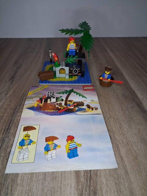 2  piraten LEGO 6260 Shipwreck Island