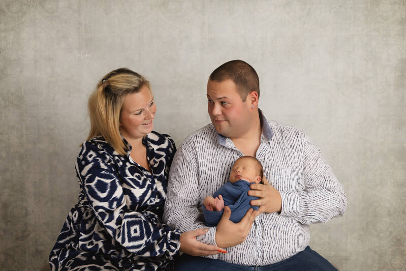 Newborn fotograaf deerlijk waregem belgie gezin