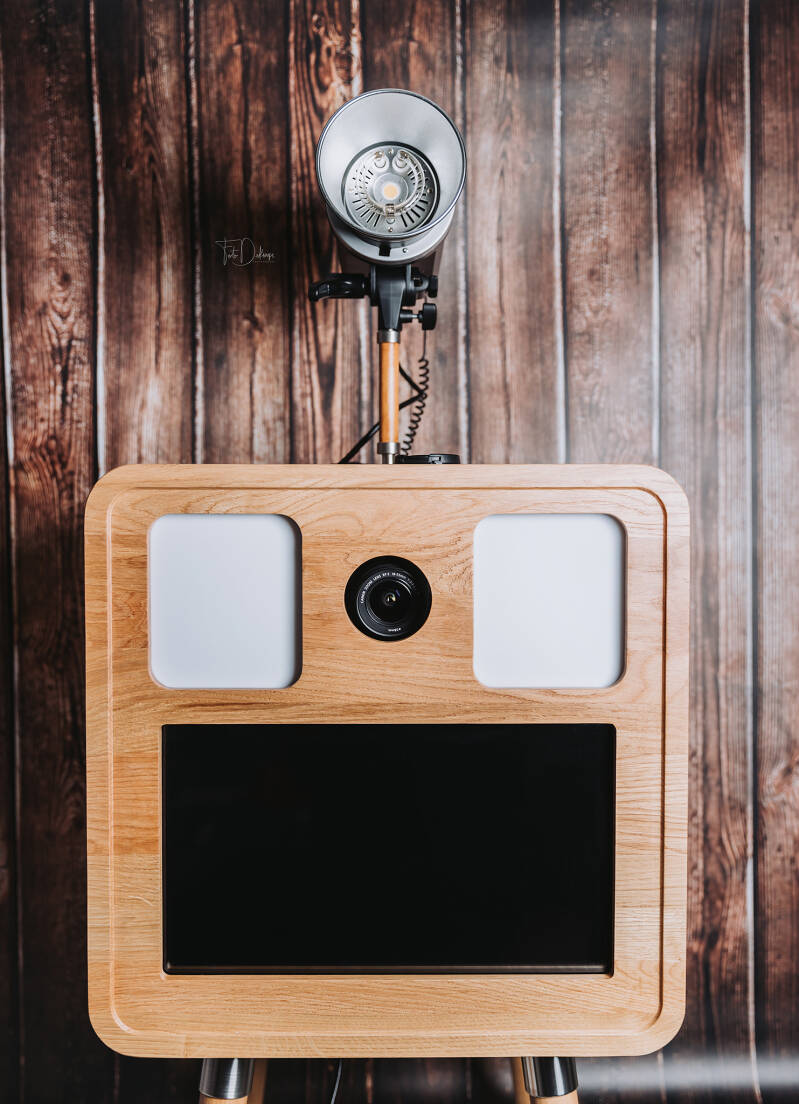 Luxe houten photobooth huren – perfect voor bruiloften en feesten in Waregem