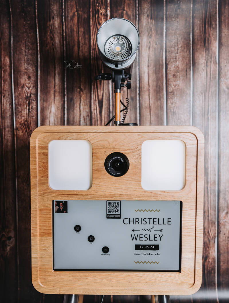 Luxe houten photobooth huren – perfect voor bruiloften en feesten in Waregem