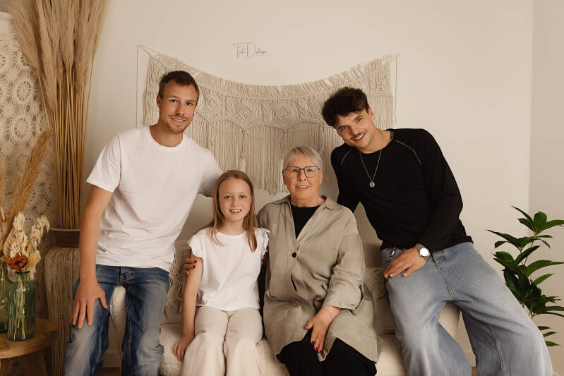 kind fotograaf deerlijk waregem belgie kinderfotografie gezinsfotografie familiefotografie kinderfotografie kinderen communie vormsel lentefeest