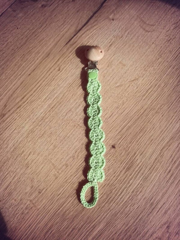 Attache tétine
