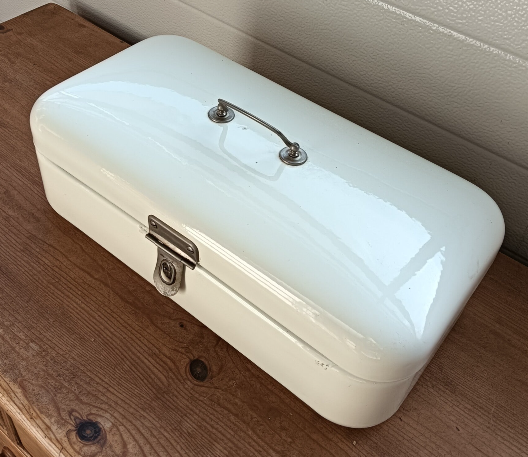 Emaille Broodtrommel / Brood doos creme