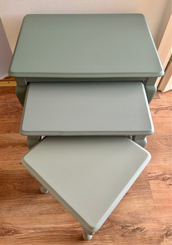 Nest tafeltjes / Bijzet tafeltjes 3 op een rij