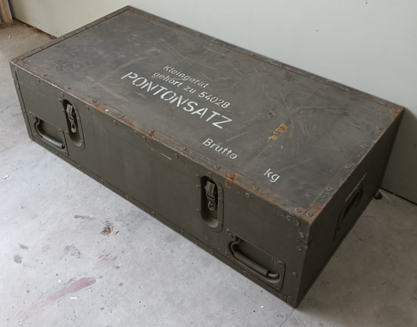 Legerkist / TV meubel /Salontafel /Speelgoedkist