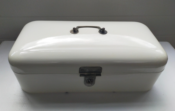 Emaille Broodtrommel / Brood doos creme