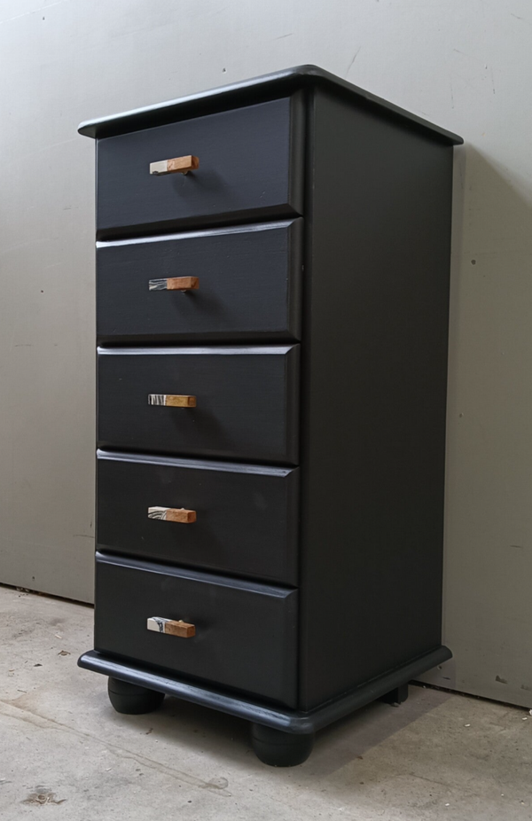 Ladenkastje "Coal Black"