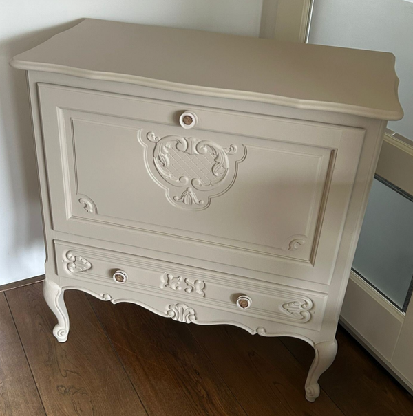 Queen Ann Dressoir / Wandkast  / Klepkast