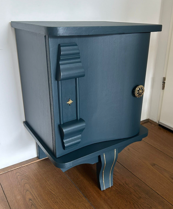 Wandkastje / Nachtkastje  Chestler