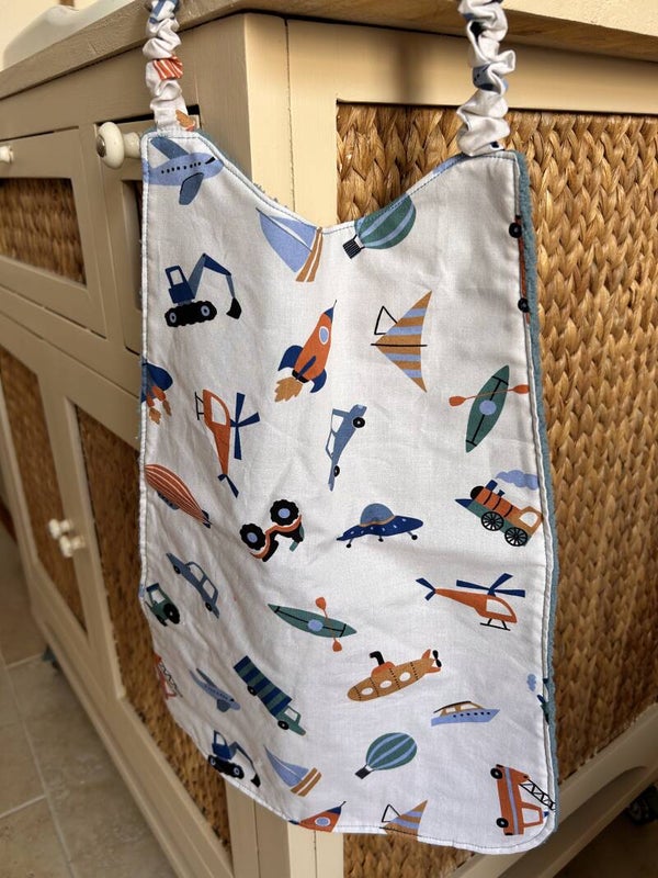 Bavoir en tissu éponge véhicule