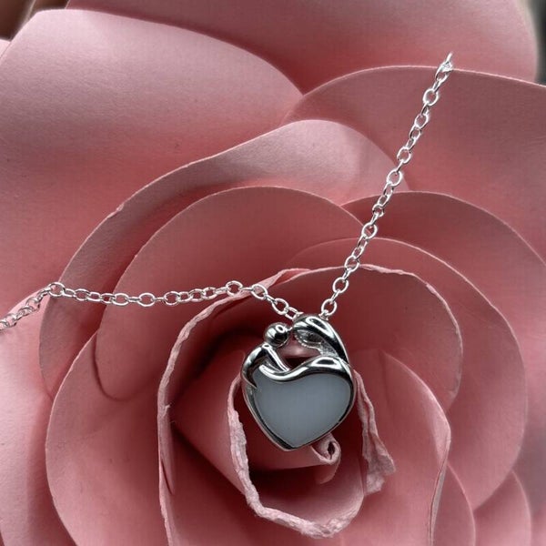 Pendentif Amour maternel en Argent ou or 14 carats et lait maternel