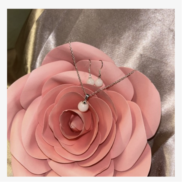Parure perle de lait 2 pièces (collier + boucles d'oreilles)