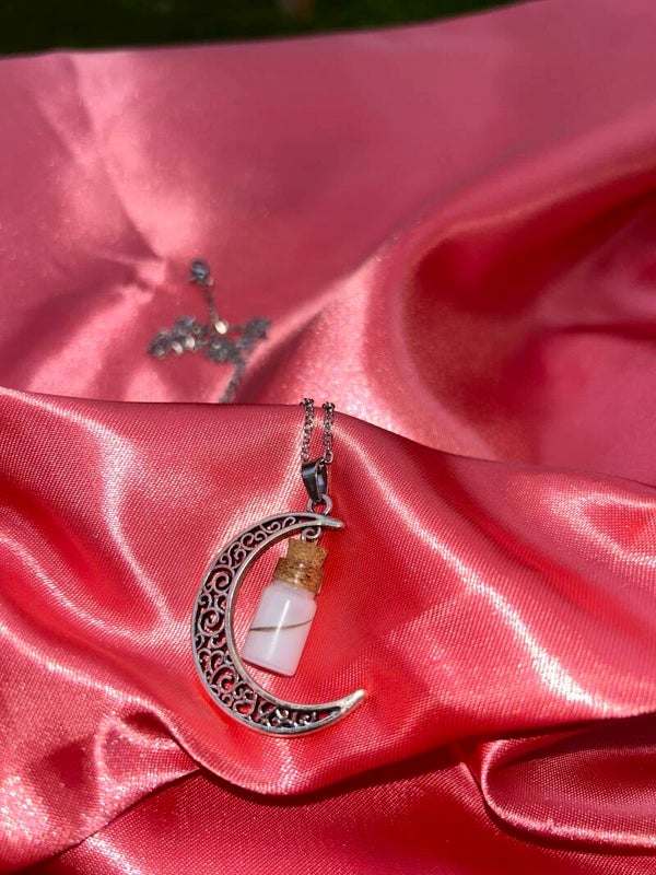Collier Lune et Fiole de lait