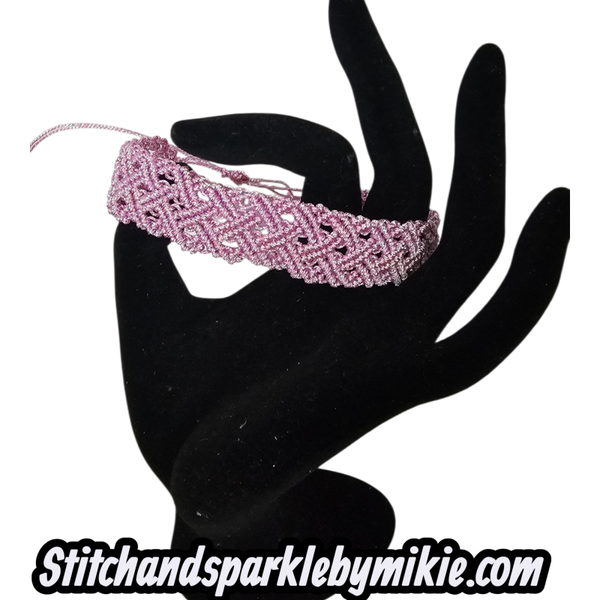 Blush Wave – Exclusieve Handgemaakte Macramé Armband