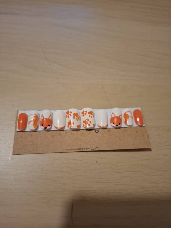 Press-on Fox Nails