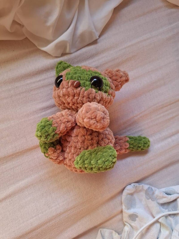 Brown/Green Cat