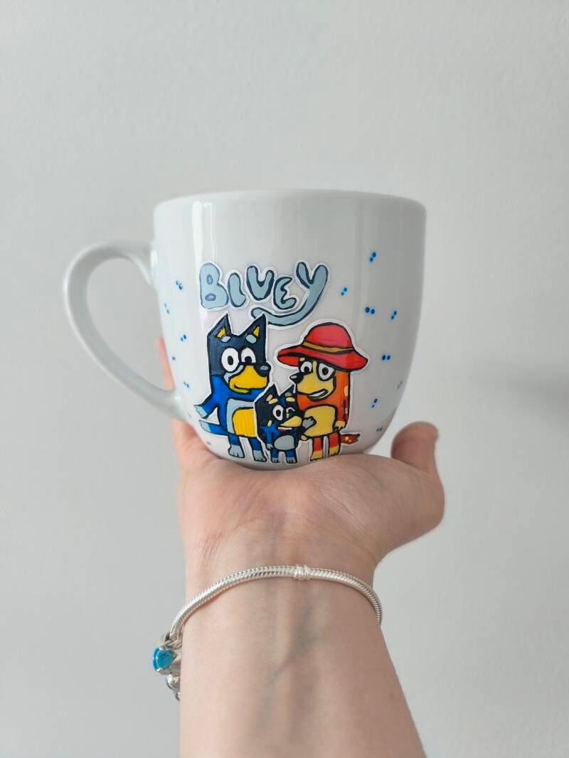 Porcelanowy kubek z motywem smoka, idealny dla małych fanów fantastyki.