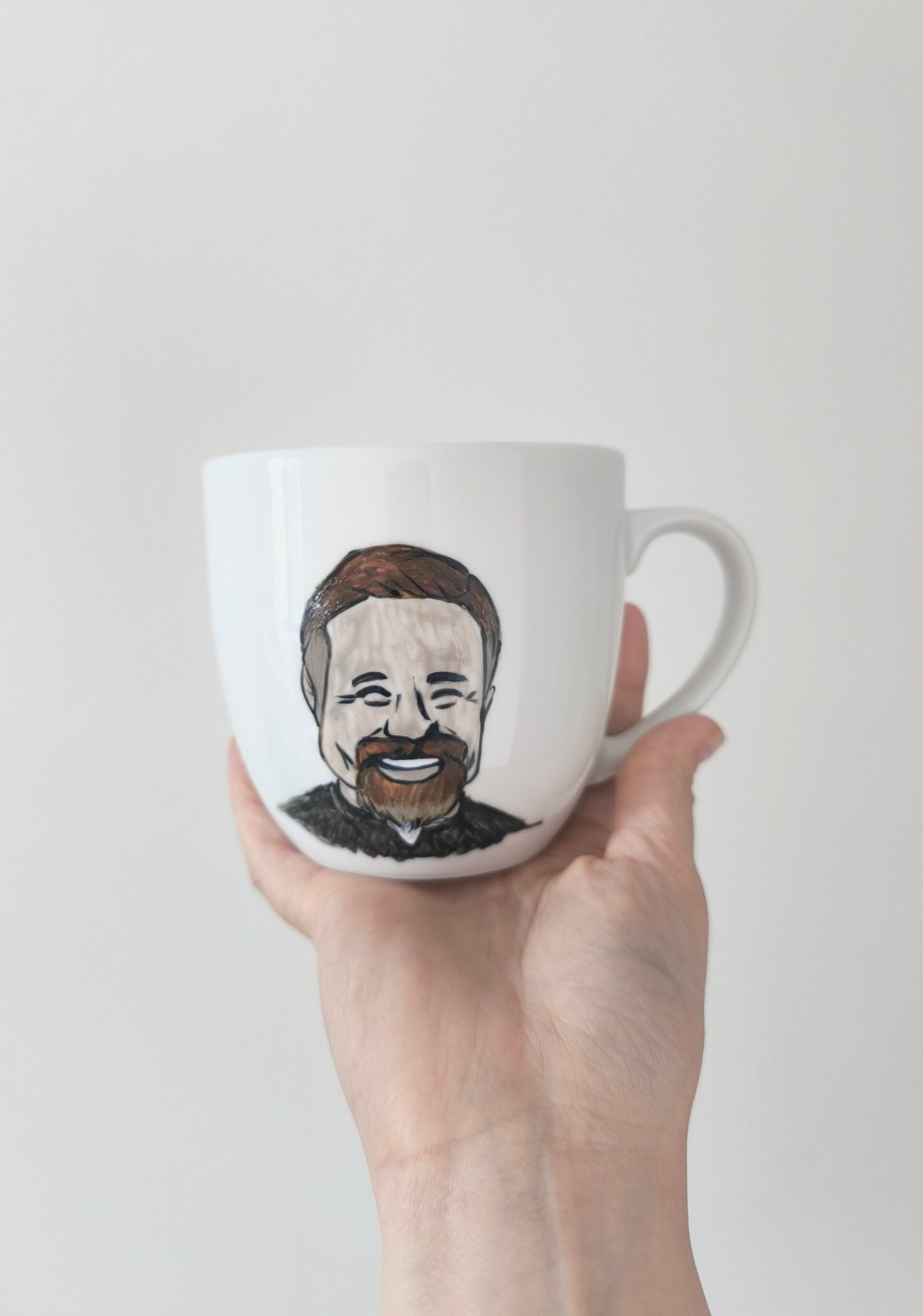 Kubek męski ręcznie malowany dla fana motoryzacji, elegancki i wyjątkowy do codziennego użytku.