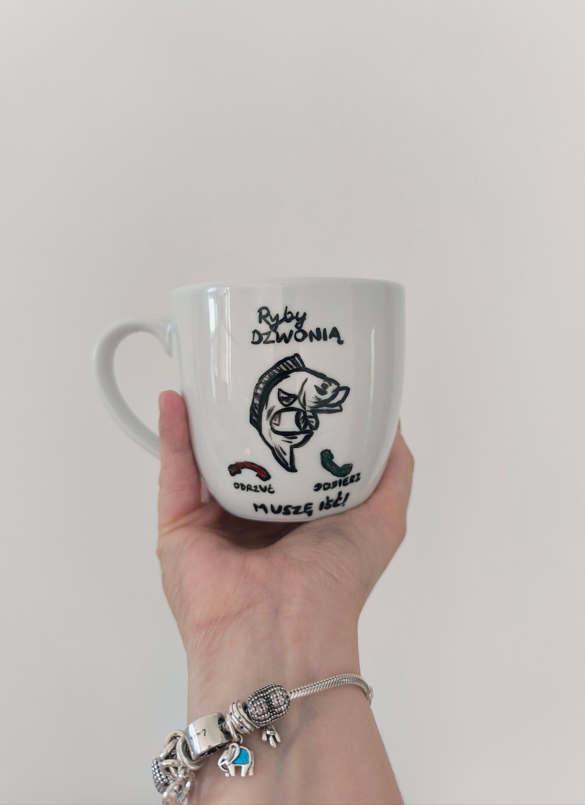 Porcelanowy kubek męski z motywem podróżniczym, idealny dla globtrotera.