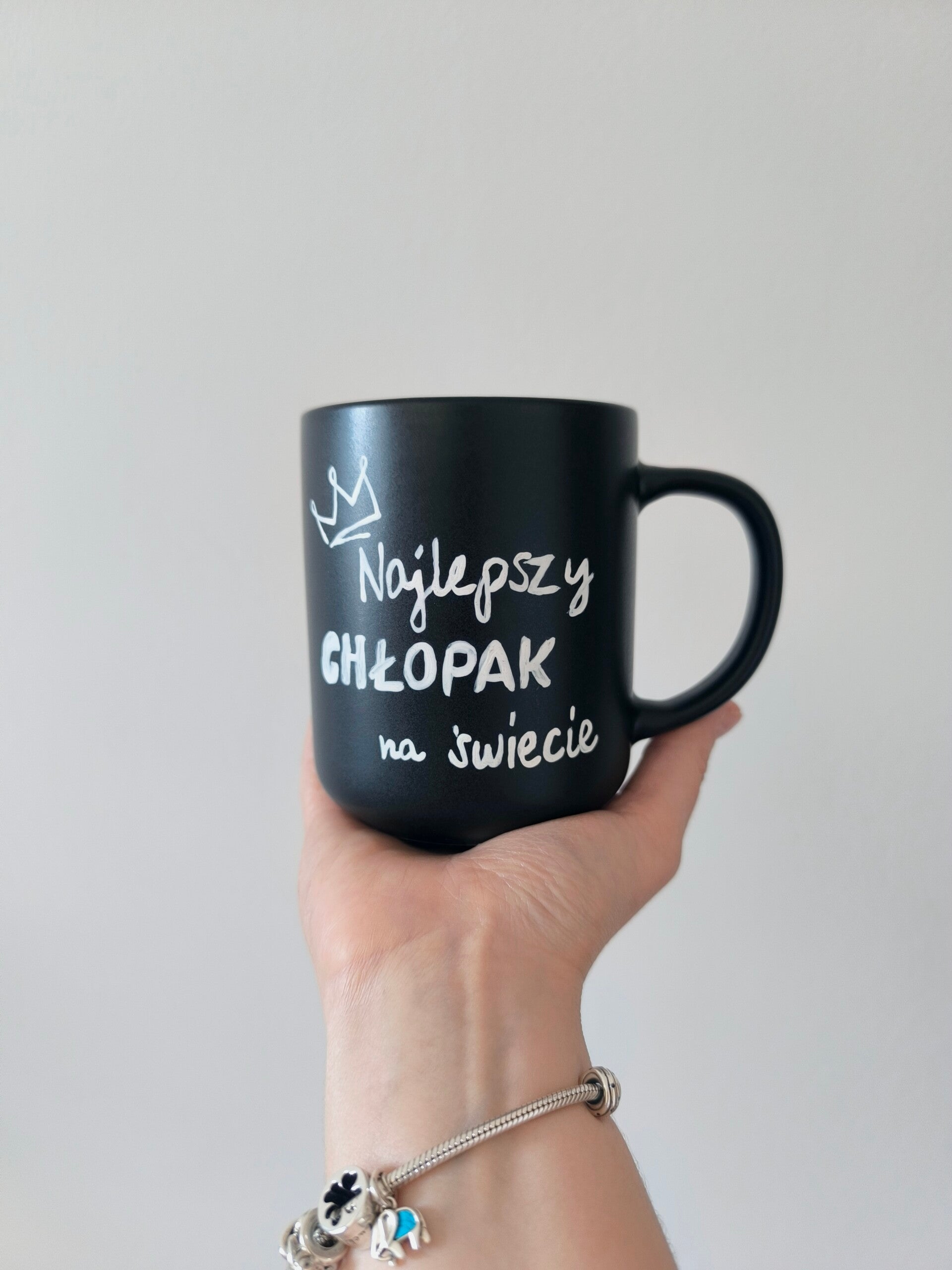 Kubek ręcznie malowany dla żołnierza, wyjątkowy prezent na urodziny lub jubileusz.