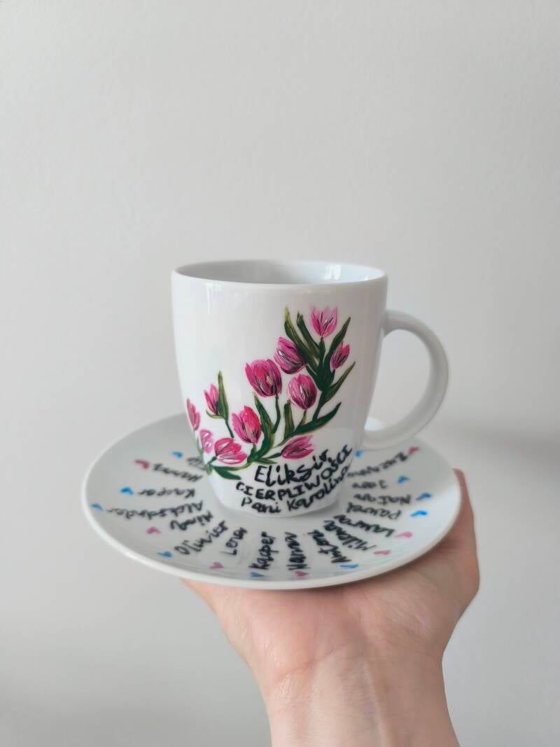 Porcelanowy kubek z dedykacją „Na zakończenie roku szkolnego”, idealny dla nauczyciela.