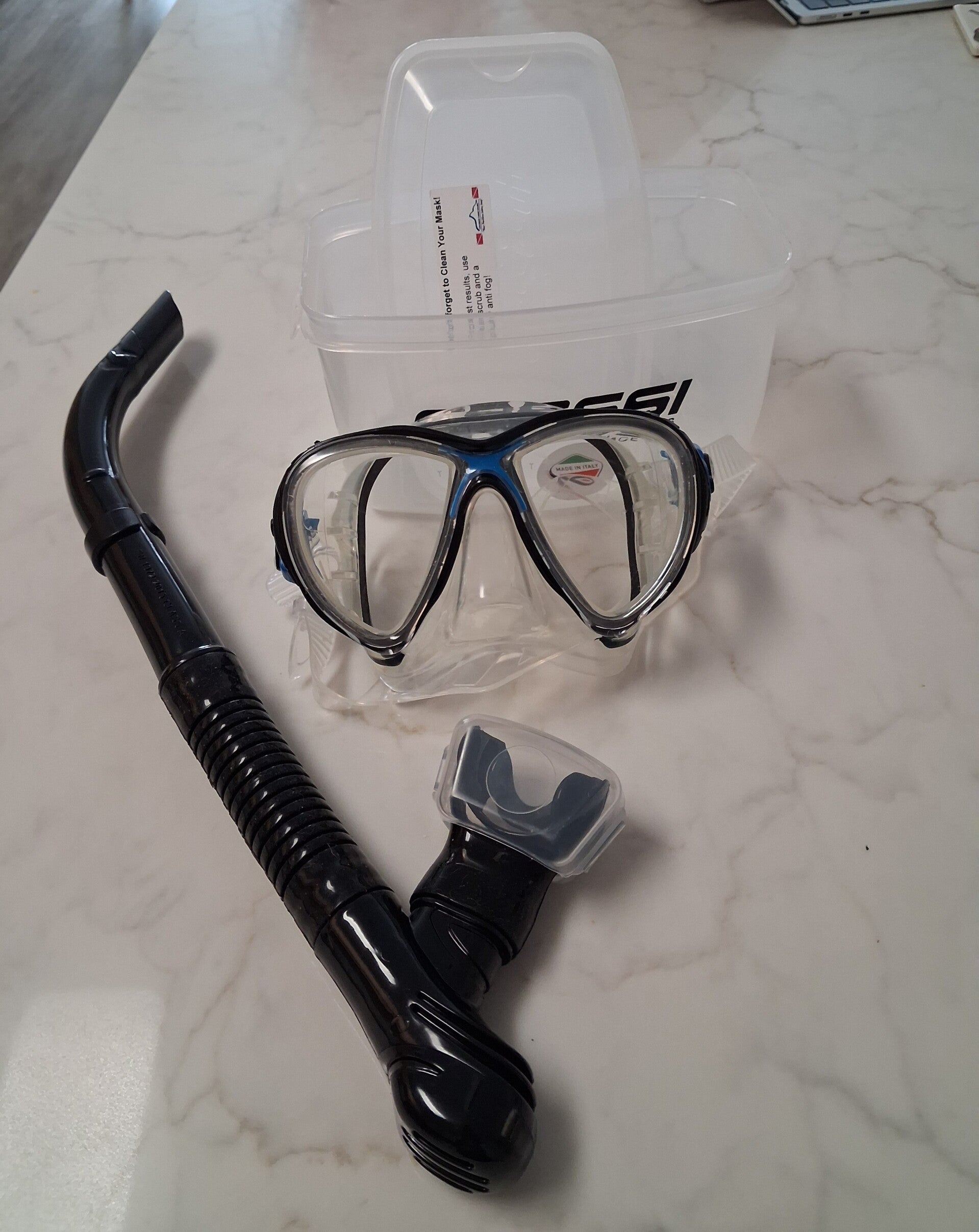 Free mask and snorkel: Never used!