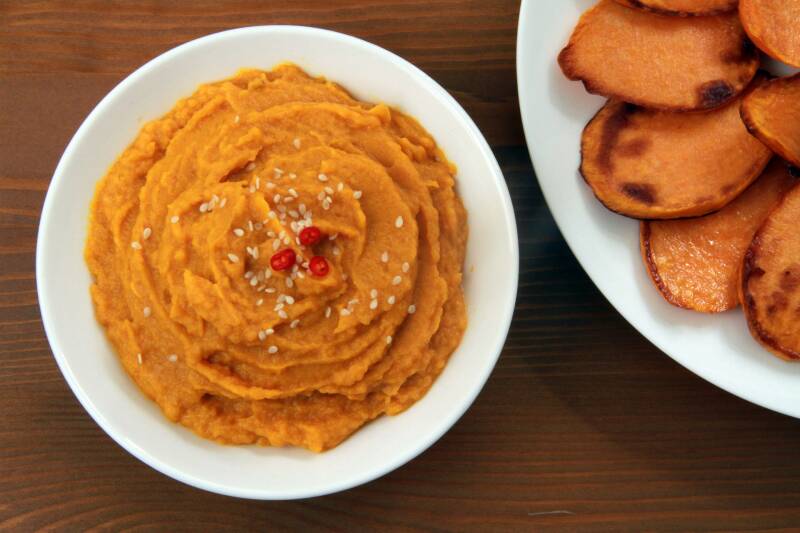 A bowl of creamy Cannabis Mashed Sweet Potatoes, the ideal side dish for cannabis edibles and stoner strategies enthusiasts