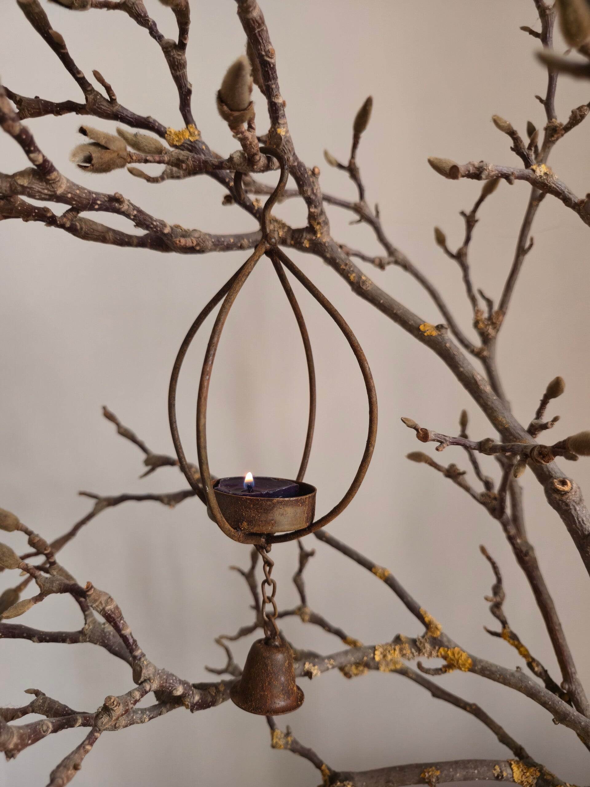 Metalen hanger waxinelichtje ovaal met belletje