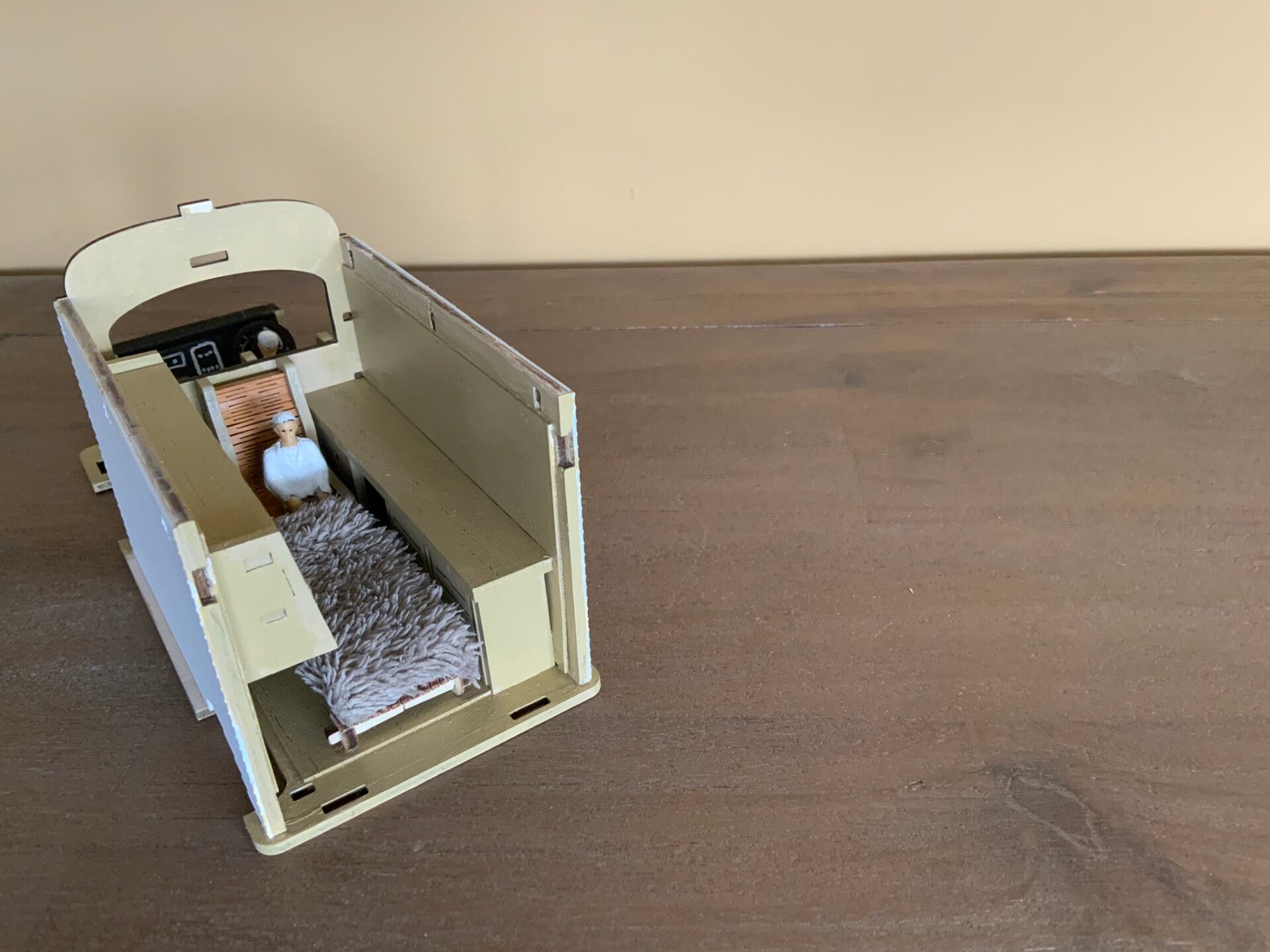 Citroën HY Ambulance – interieur met brancard